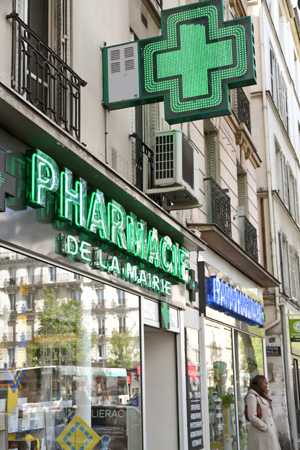 Doctors, Medicine, Hospitals and Pharmacies in France