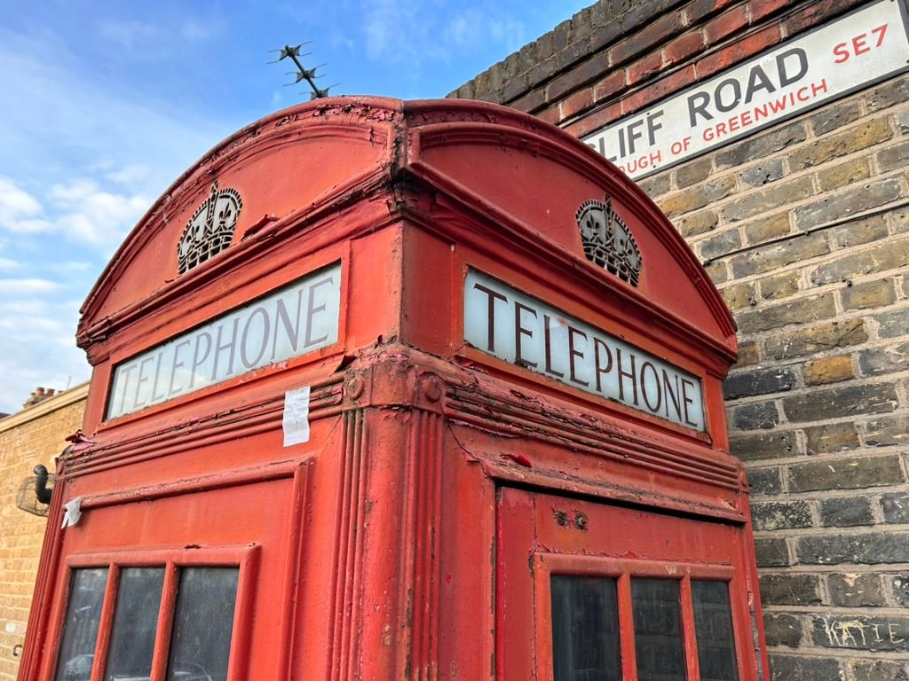 Book Boxes, Phone Ghosts, and a Queen or Two