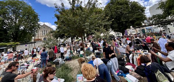 How Secondhand Shopping Works in France