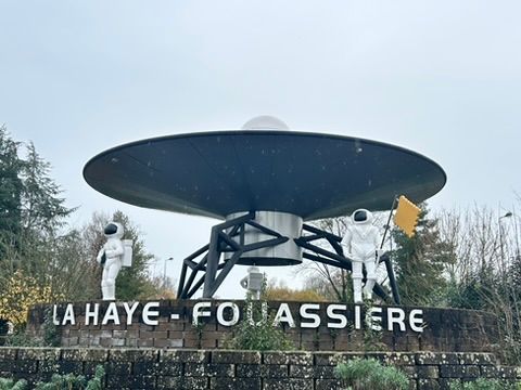 The Strangest Roundabout I’ve Ever Seen in France