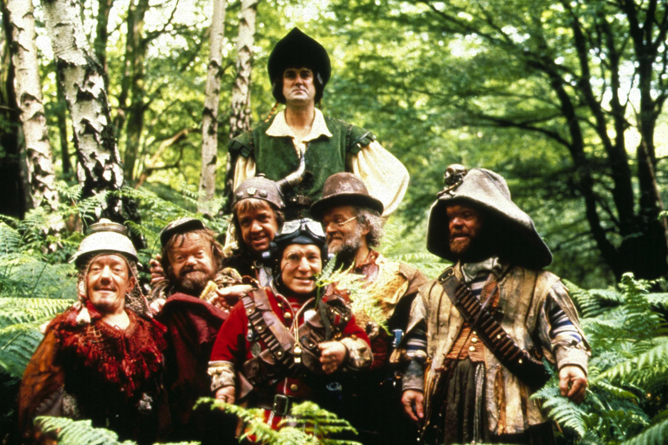 Taika Waititi’s Time Bandits TV Show Casts Lisa Kudrow and Others