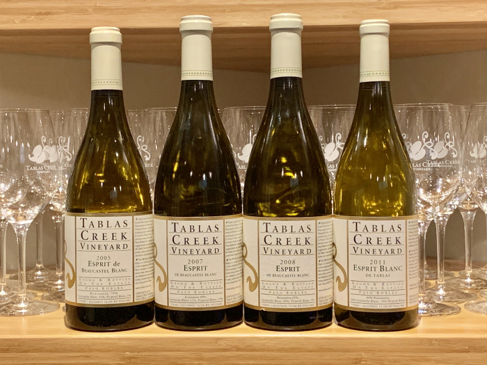 Four older Esprit Blancs