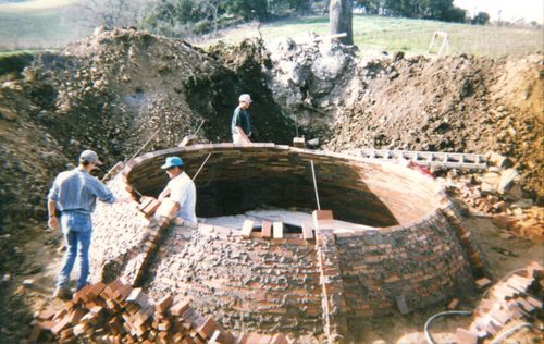 Beehive cistern construction