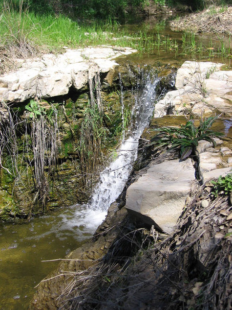 Tablas_creek_waterfall