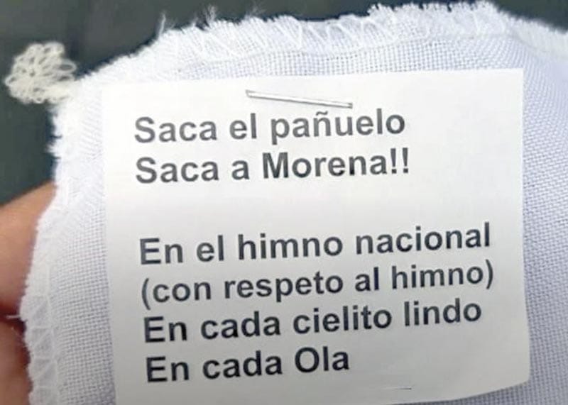 ¡REPARTEN PAÑUELOS BLANCOS EN PROTESTA PREVIO AL ‘FAN FEST’!