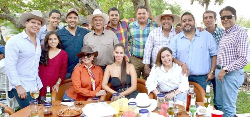 CECY Y FER DE GRAN FESTEJO VAQUERO