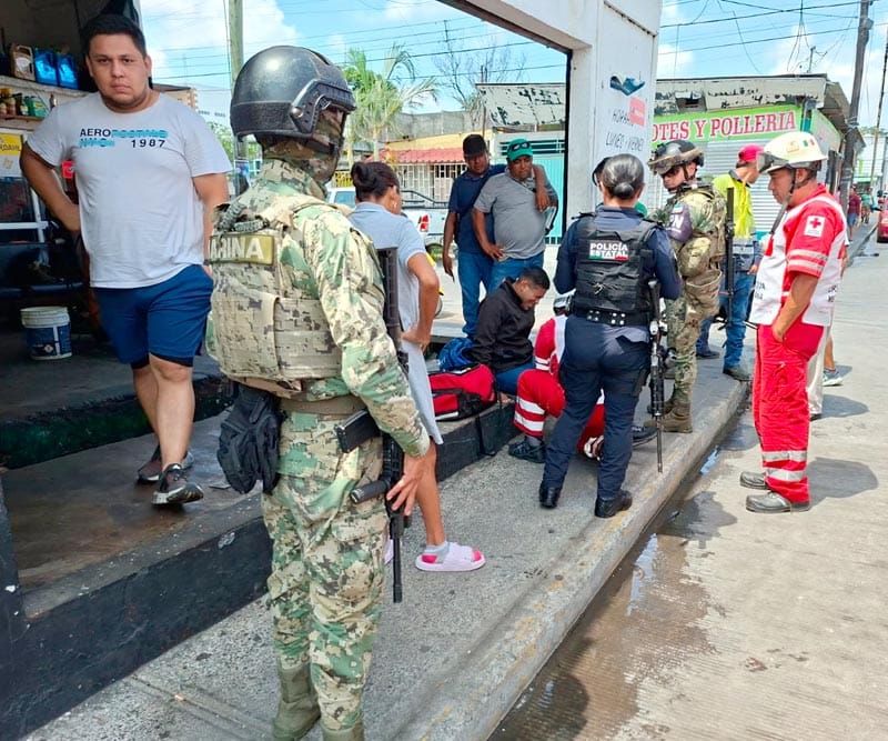 ¡CAMIONETA Y MOTO CHOCAN EN LA AVENIDA YÁÑEZ!