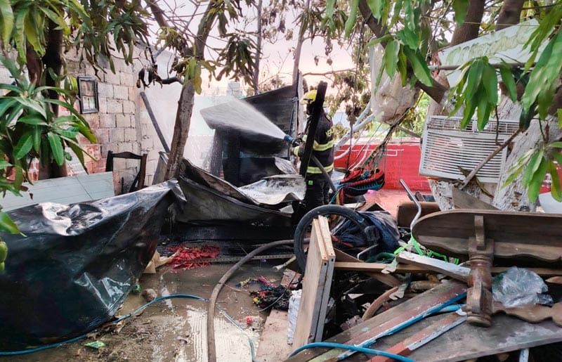 ¡SE PRENDE CASITA DE LÁMINA EN EL FRACCIONAMIENTO VILLA RICA!