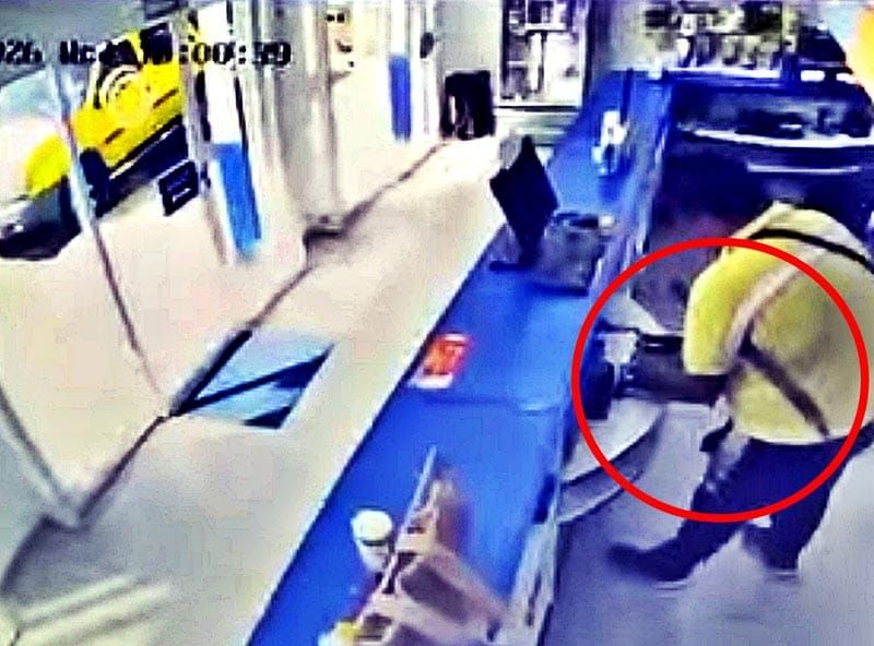 ¡“NINJA” CON MACHETE ASALTÓ AL DOCTOR SIMI!