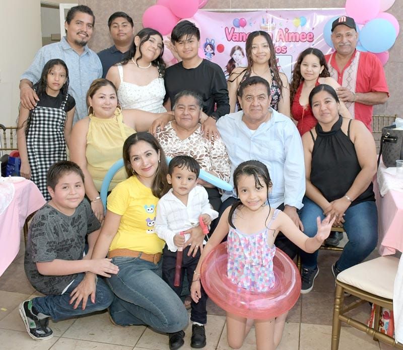 ¡FELICES 8 AÑOS!