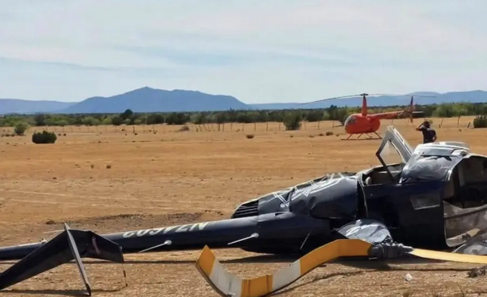 ¡HELICÓPTERO SE DESPLOMA EN LA CARRERA BAJA 500, EN ENSENADA; HAY DOS LESIONADOS!