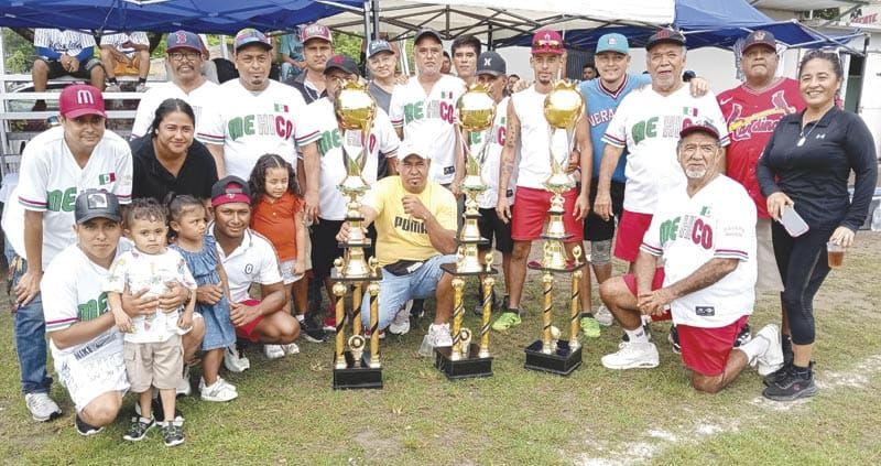 ¡PALAPA MUÑECO ACAPARA TROFEOS!
