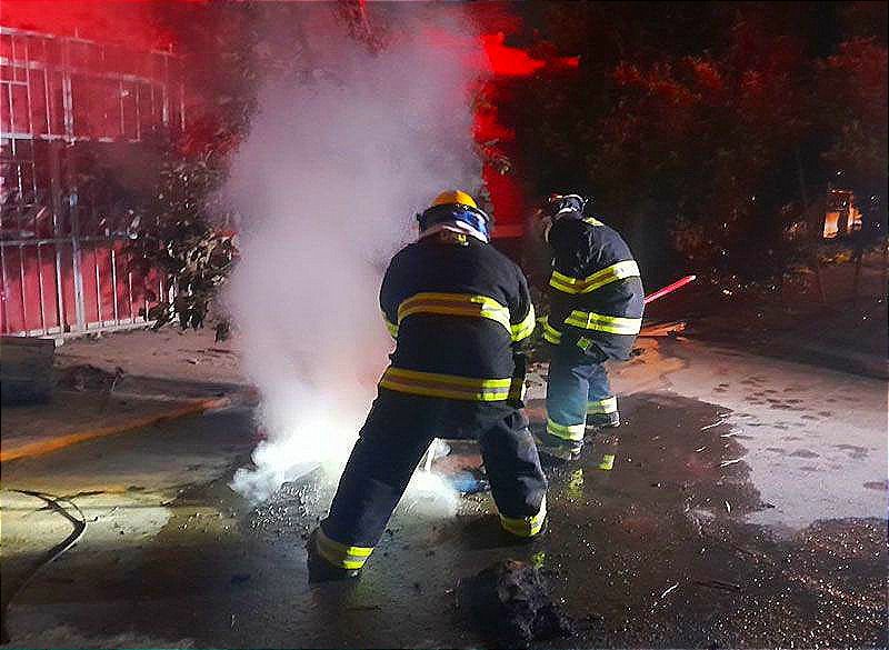 ¡SE REVIENTA CABLE DE CFE PROVOCA INCENDIO Y PÁNICO EN VECINOS!