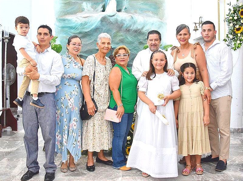 María José Recibe el Cuerpo de Cristo