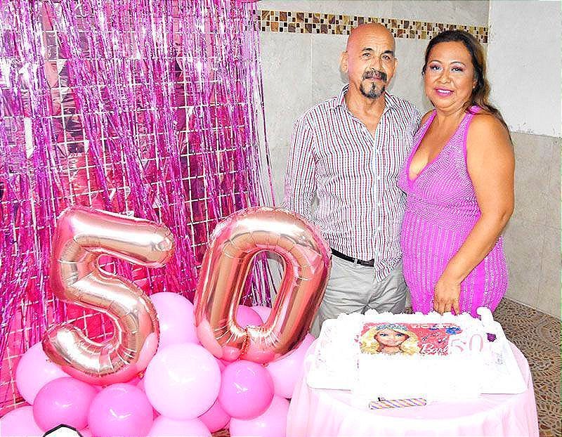 ¡FESTEJA SUS 50 AÑOS VIOLETA!