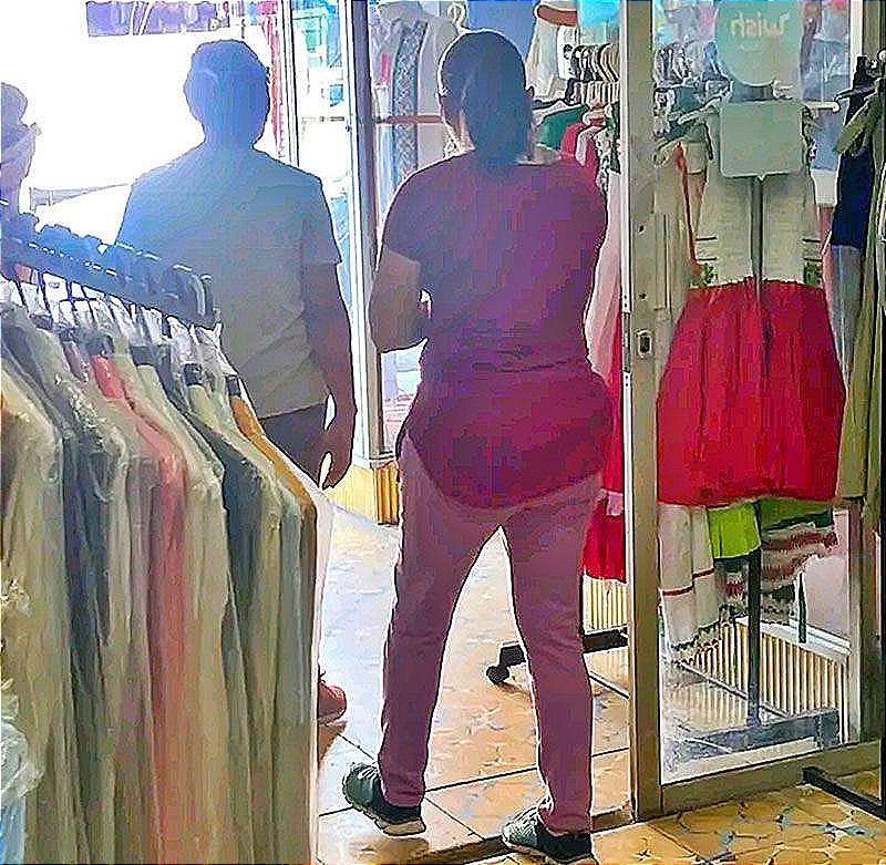¡BANDA DE “FARDERAS” ATRACAN TIENDAS DE ROPA!
