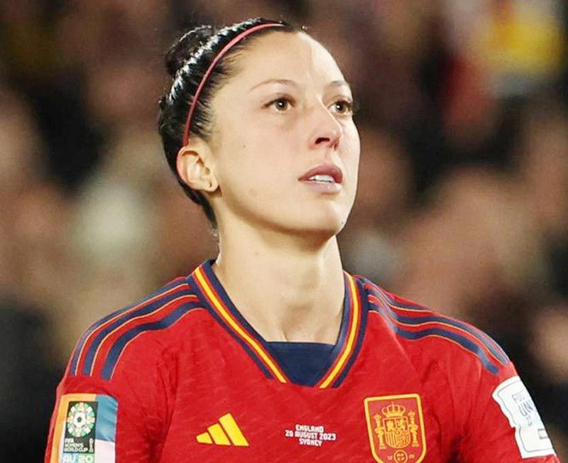 ¡JENNI HERMOSO ACUSA A RFEF!