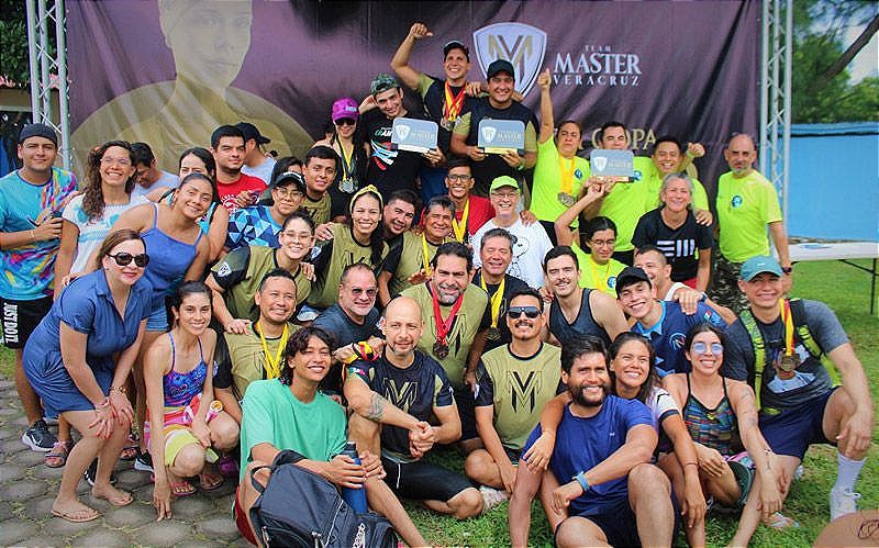 ¡CLUB MASTER VERACRUZ SE BEBE SU PROPIA COPA! -Totalizan Mil 204 puntos
