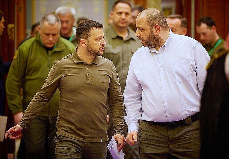 ¡REEMPLAZARÁ A SU MINISTRO DE DEFENSA!