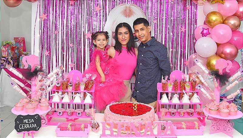 RENATA FESTEJA SUS 3 AÑITOS CON BARBIE!