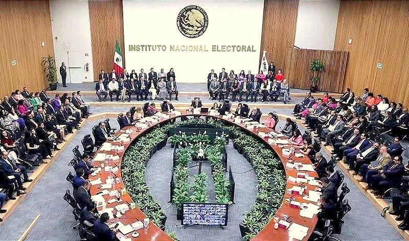 ¡CANDIDATAS EN STAND BY! -Los consejeros electorales postergaron la decisión del INE