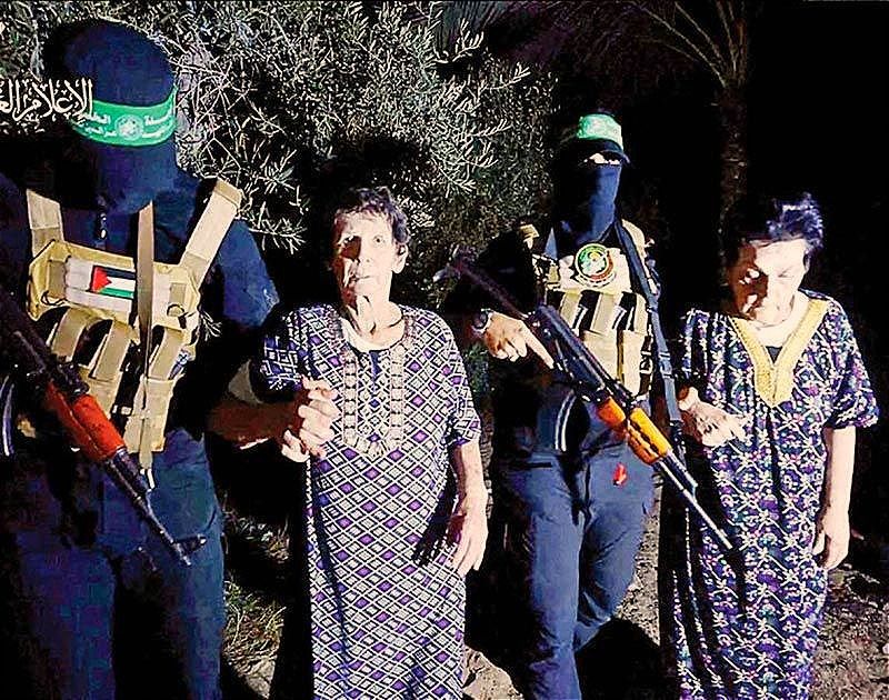 ¡ENTREGAN A DOS REHENES MAS! -SE QUEDAN CON LOS MARIDOS