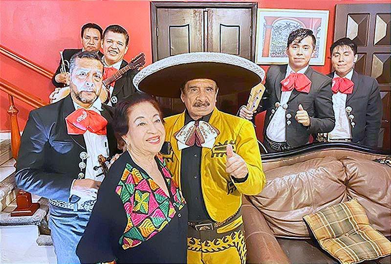 CHICA HERNÁNDEZ DE FESTEJO POR SU CUMPLEAÑOS!