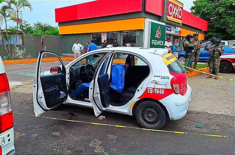 ¡MUERE DE UN INFARTO EL  TAXISTA “EL ROBOCOP”! -Frente a la gasolinera de Las Vegas