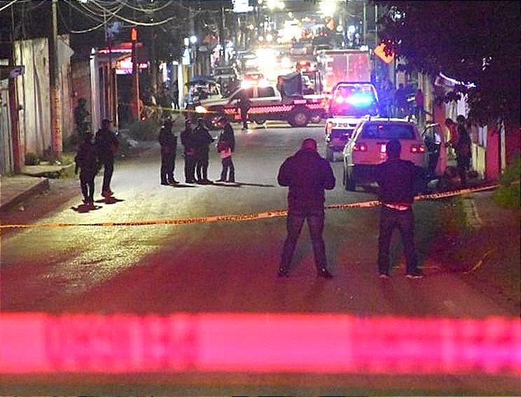 ¡IDENTIFICAN A MECÁNICO EJECUTADO EN JALAPILLA! -Su Mamá era Enfermera del IMSS que Fue Secuestrada y Asesinada