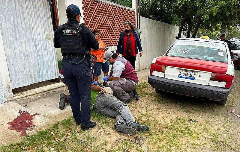 ¡PRIMOS AGARRAN A TUBAZOS A TAXISTA! -Había Llegado a Desayunar a la Casa de su Mamá