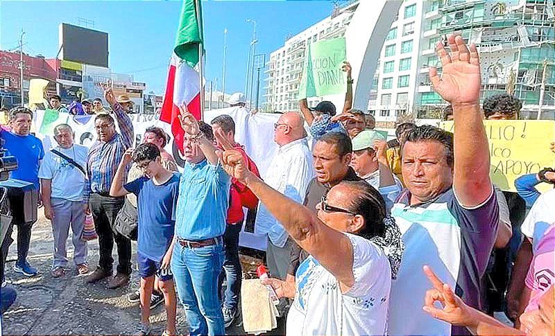 ¡SALEN DE ACAPULCO  A CDMX PARA EXIGIR RECURSOS POR 'OTIS'! -“Vamos a la Ciudad de México porque queremos ser escuchados, porque queremos que no se minimice la tragedia”