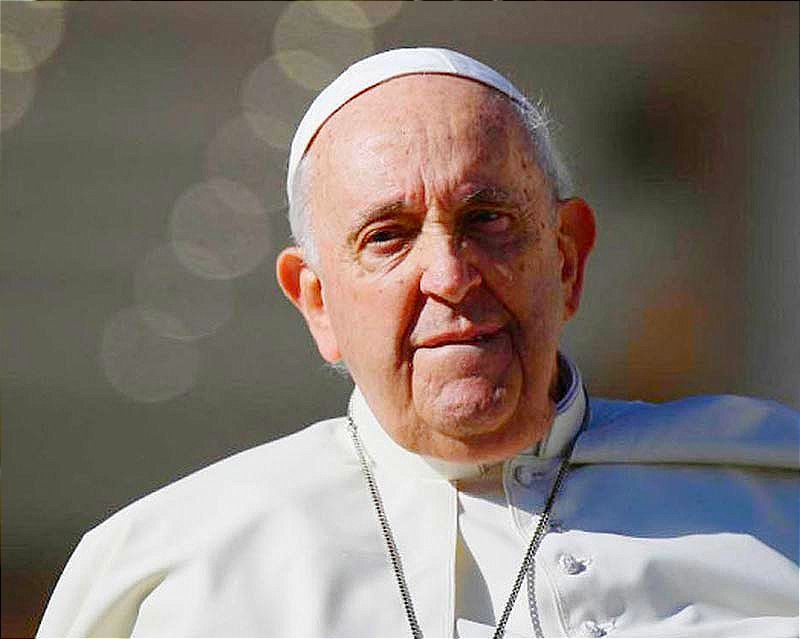 ¡PAPA FRANCISCO DESTITUYE A OBISPO! -Muy Crítico de su Papado