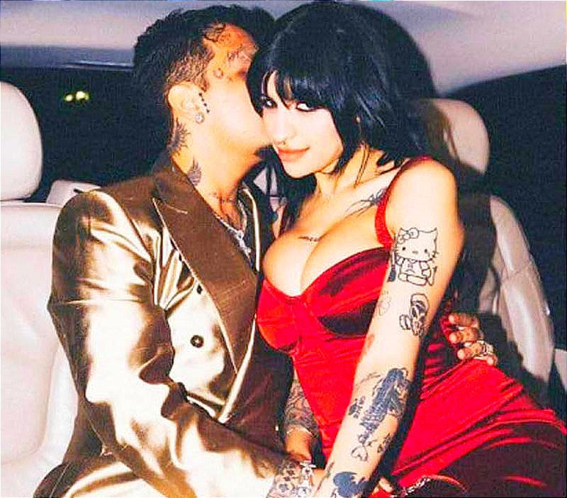 ¡CAZZU Y CHRISTIAN NODAL DERROCHAN AMOR! -En los Latin Grammy 2023