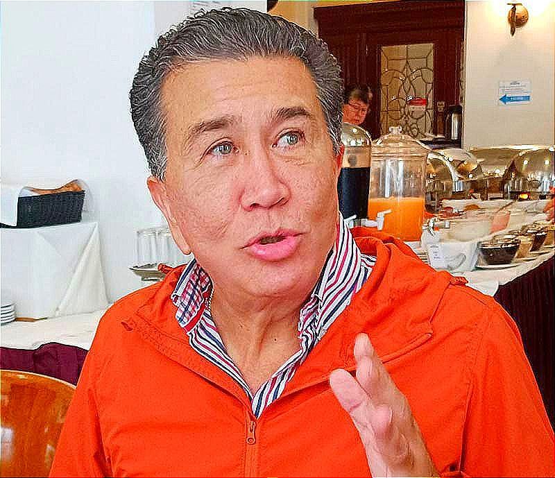 ¡“QUE REVISEN EN SUS OFICINAS”! -Héctor Dice que Funcionarios de Cui Piden Diezmo, Quinceañera, Ventilador y Hasta la Mitad por Adela...
