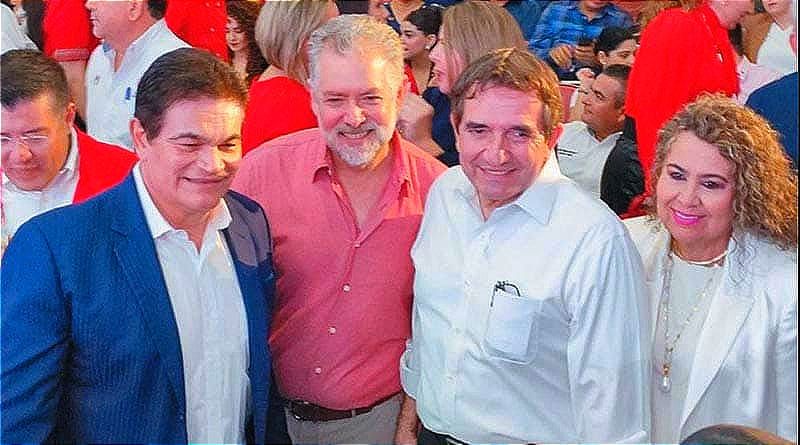 ¡MALOVA, EX GOBERNADOR DE SINALOA, REAPARECE EN LA SEDE DEL PRI! -Acompañando a la diputada federal por el PRI, Paloma Sánchez, quien rindió su segundo informe de labores