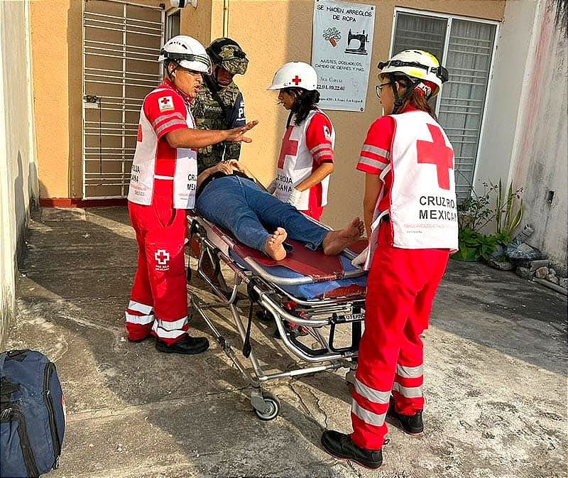 NO LES ENTREGO A TIEMPO UN TRABAJO Y... ¡PAREJA LE DA UNA GOLPIZA A LA COSTURERA!