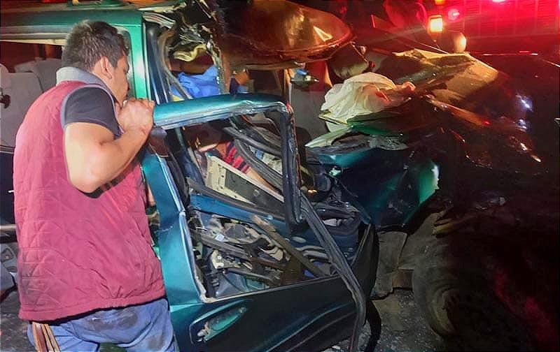 ¡TRAGEDIA EN LA CARRETERA! - MUERE UNA JOVEN EMBARAZADA EN BRUTAL CHOQUE ...UN SEMIRREMOLQUE TIPO GÓNDOLA ESTABA DETENIDO EN EL CARRIL