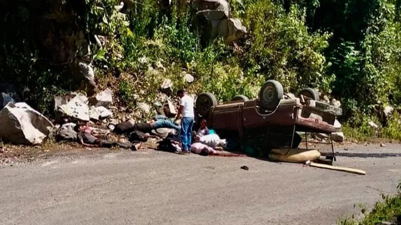 ¡TRAGEDIA DE JORNALEROS! - |VOLCARON RUMBO A LOS CAÑALES, MUEREN TRES, CINCO HERIDOS