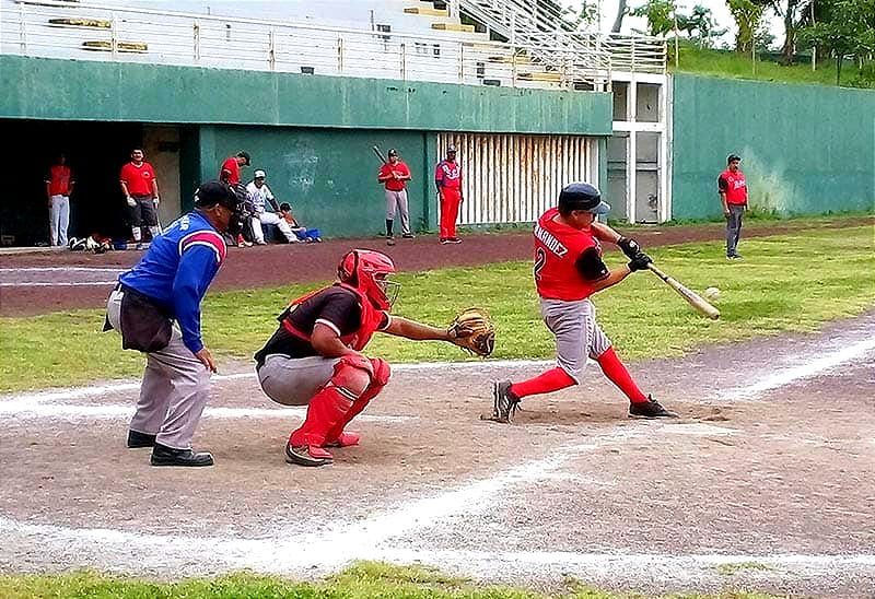 ¡ATLÉTICO DOS DE ABRIL TOMA VENTAJA! *Gana el primero 10-4 a Pieles Rojas