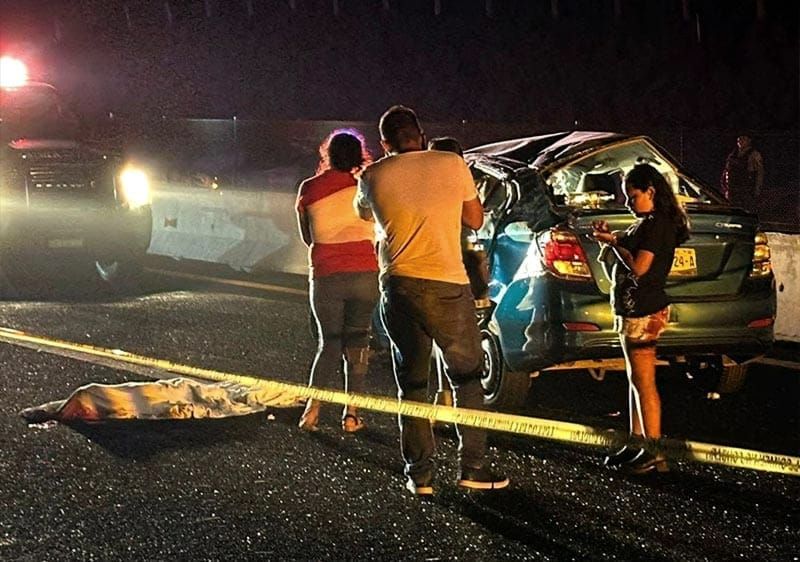 ¡ES UNA NIÑA DE 6 AÑOS LA VÍCTIMA FATAL DE LA VOLCADURA EN LA CARRETERA!