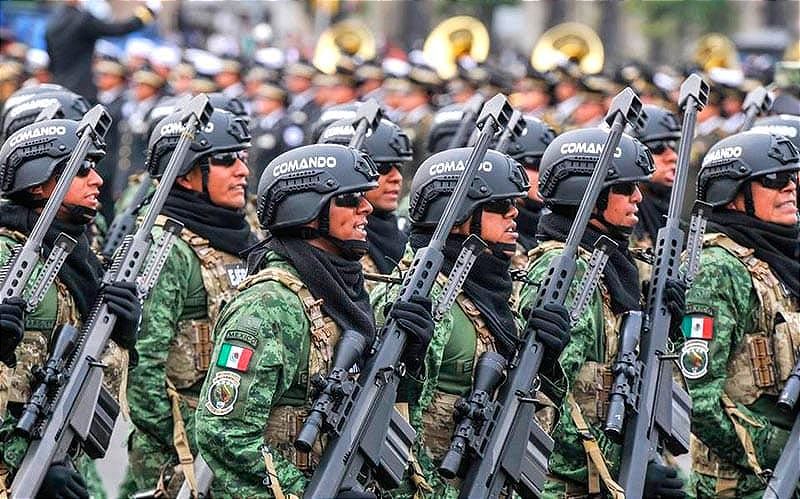 ¡SALEN TROPAS AL EXTRANJERO! - *UNOS CON, Y OTROS SIN ARMAMENTO