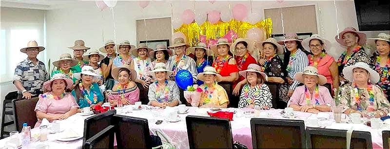 TODAS AL CUMPLEAÑOS DE ELVIA!