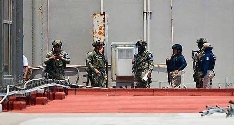 ¡LO ENCUENTRAN CON UN GOLPE CONTUNDENTE EN LA TERRAZA DE UN BANCO! - *ESTUDIANTE DE LA UV