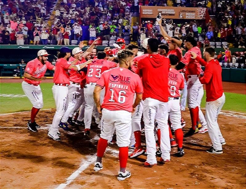 ¡JONRÓN EN LA NOVENA! - *SE EMPATA LA SERIE