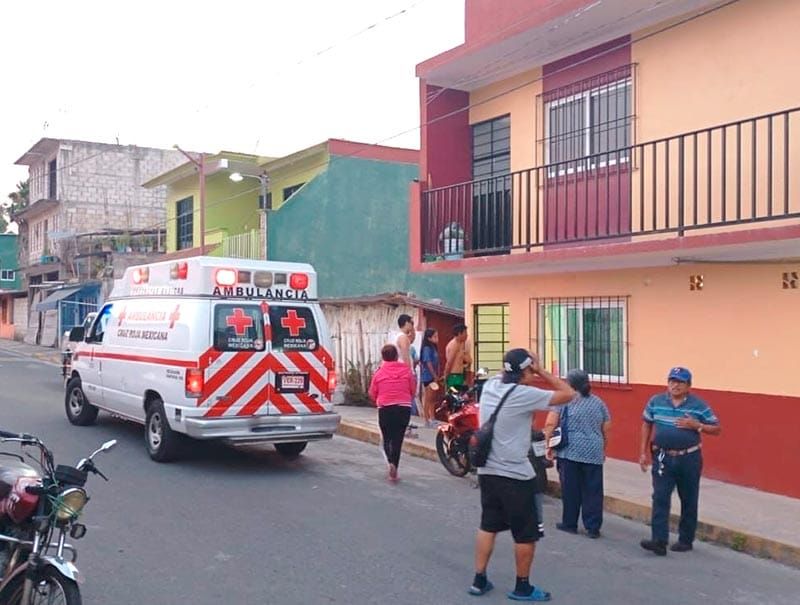 ¡LA REGAÑO SU MAMÁ Y QUINCEAÑERA SE QUITA LA VIDA!