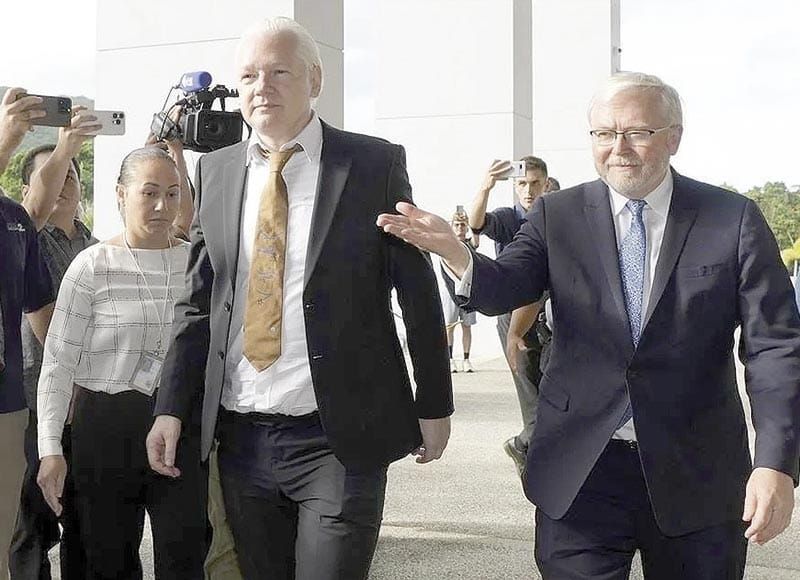 ¡SE DECLARA ASSANGE CULPABLE DE UN CARGO POR CONSPIRACIÓN!