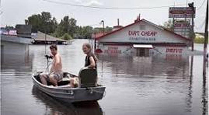 ¡MILLONES SE PREPARAN PARA MÁS CALOR EN EU MIENTRAS REPORTAN INUNDACIONES EN LA REGIÓN CENTRO NORTE!