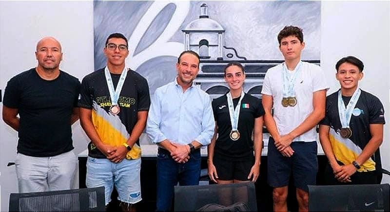 ¡PUROS CAMPEONES!