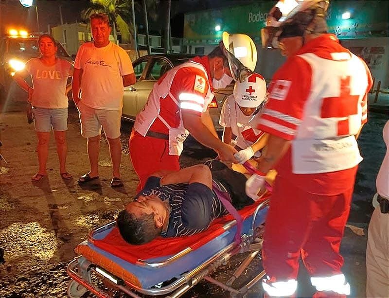 ¡LE CAE ENCIMA LA MOTO! - LAS BRISAS