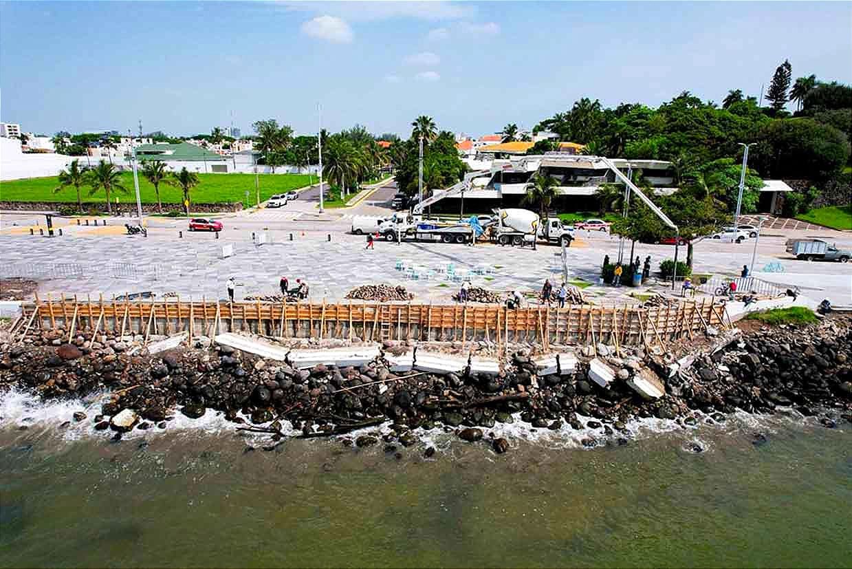 ¡YA QUEDÓ EL MURO DE LA PLAZA DE VALORES! - *Había colapsado por fenómenos meteorologicos